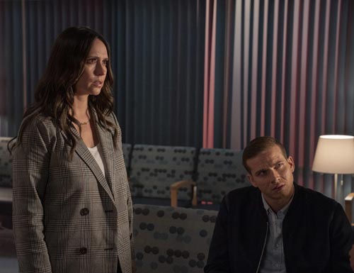 911 [Cast] Photo