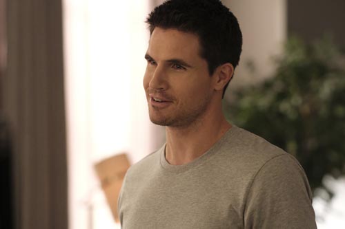 Amell, Robbie [The Flash] Photo