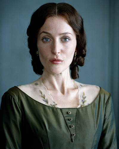 Anderson, Gillian [Bleak House] Photo