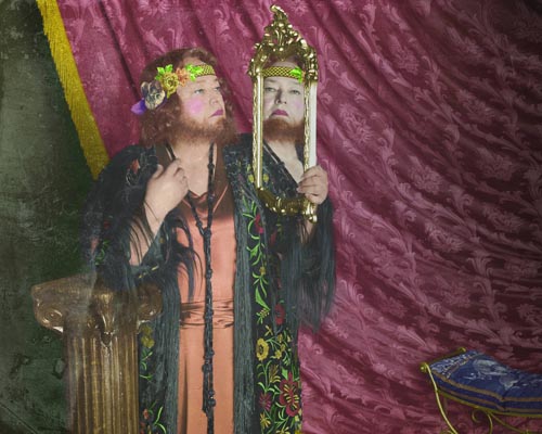 Bates, Kathy [American Horror Story : Freakshow] Photo