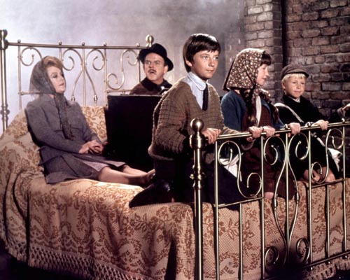 Bedknobs and Broomsticks [Cast] Photo