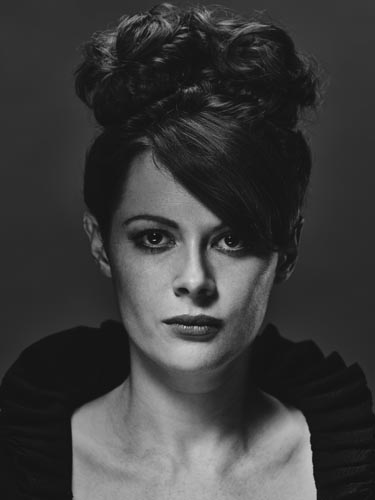 Beecham, Emily [Into the Badlands] Photo