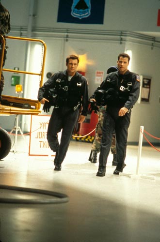 Broken Arrow [Cast] Photo