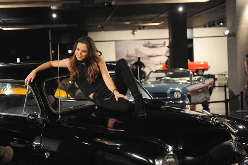 Cardellini, Linda [New Girl] Photo