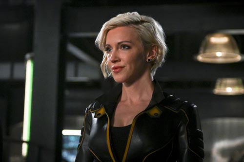 Cassidy, Katie [Arrow] Photo