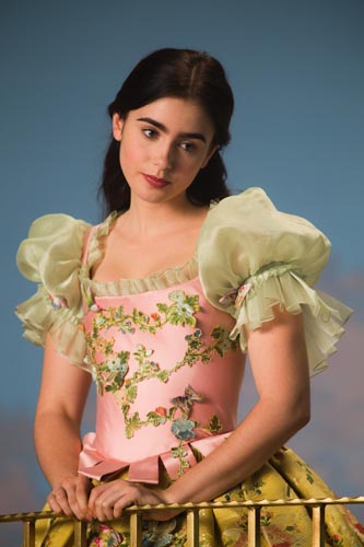 Collins, Lily [Mirror Mirror] Photo