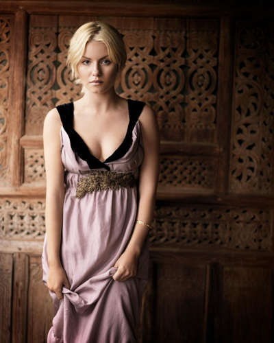 Cuthbert, Elisha [24] Photo