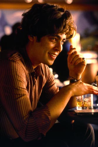 Del Toro, Benicio [Excess Baggage] Photo