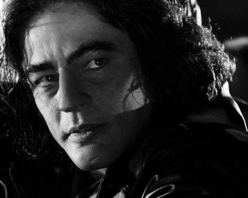 Del Toro, Benicio [Sin City] Photo