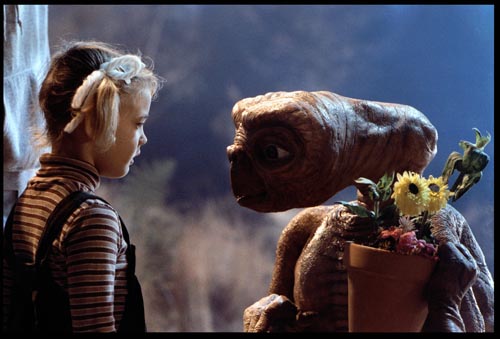 ET [Cast] Photo