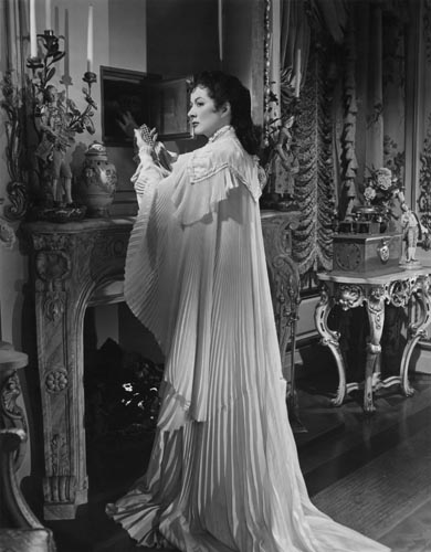 Garson, Greer [The Law and the Lady] Photo