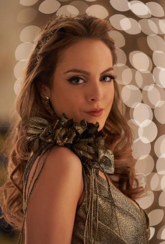 Gillies, Elizabeth [Dynasty] Photo