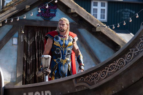 Hemsworth, Chris [Thor: Love and Thunder] Photo