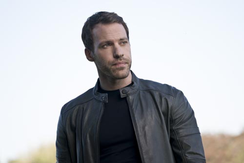 Hentschel, Falk [Arrow] Photo