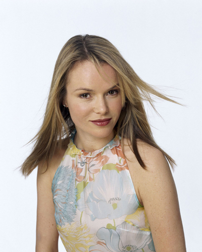 Holden, Amanda Photo