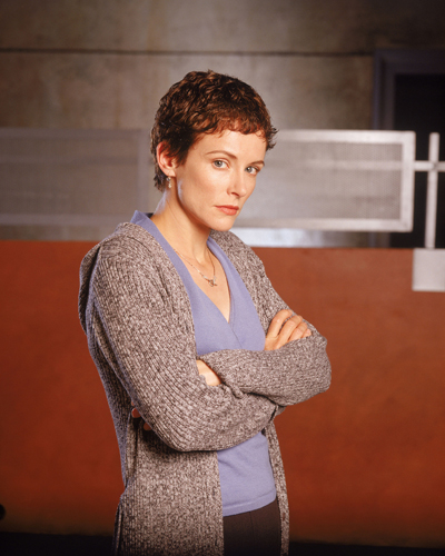 Hope, Leslie [24] Photo