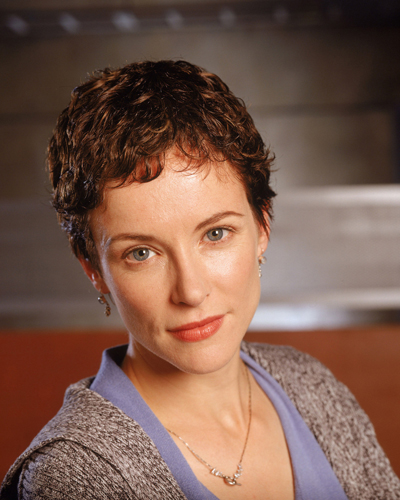 Hope, Leslie [24] Photo