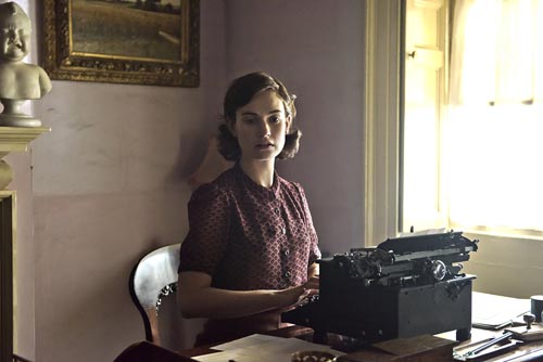 James, Lily [Darkest Hour] Photo