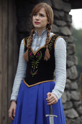 Lail, Elizabeth [Once Upon a Time] Photo