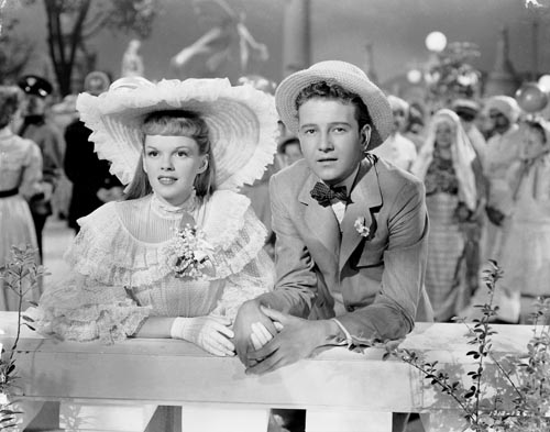 Meet Me In St Louis [Cast] Photo