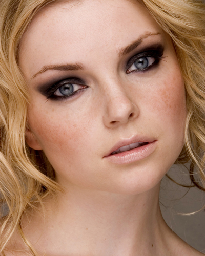 Miko, Izabella [Coyote Ugly] Photo