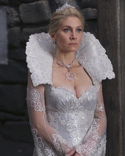 Mitchell, Elizabeth [Once Upon A Time] Photo