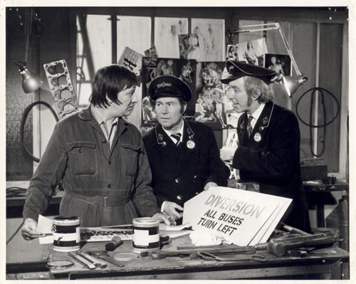 On the Buses [Cast] Photo