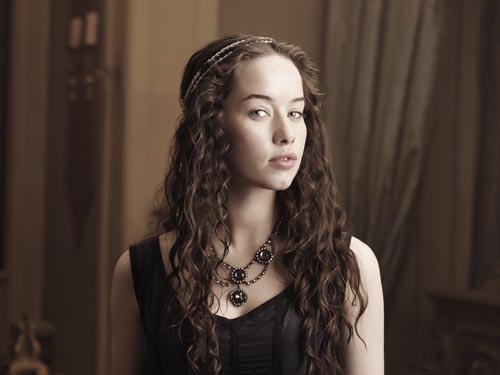 Popplewell, Anna [Reign] Photo