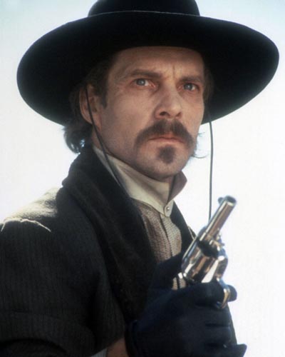 Quaid, Dennis [Wyatt Earp] Photo