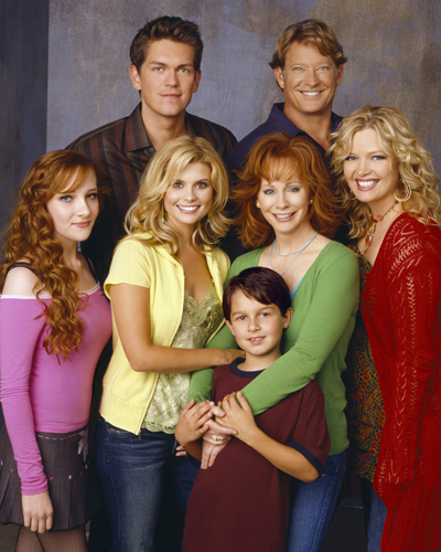 Reba [Cast] Photo