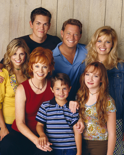 Reba [Cast] Photo