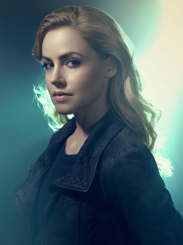 Schull, Amanda [12 Monkeys] Photo