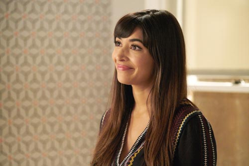 Simone, Hannah [New Girl] Photo