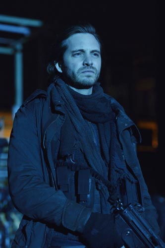 Stanford, Aaron [12 Monkeys] Photo