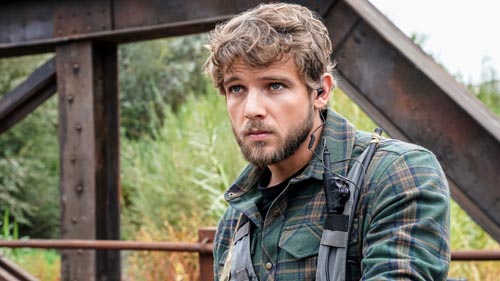 Thieriot, Max [SEAL Team] Photo