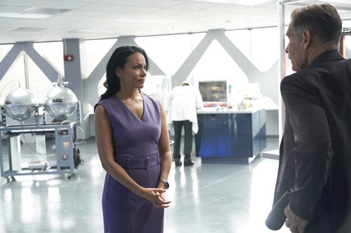 Varela, Elena [Black Lightning] Photo