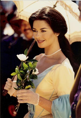 Zeta-Jones, Catherine [The Mask of Zorro] Photo